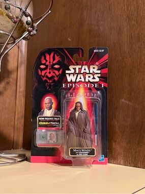 Star Wars Mace Windu w/ Lightsaber & Jedi Cloak ComTech – Sealed Hasbro 1999